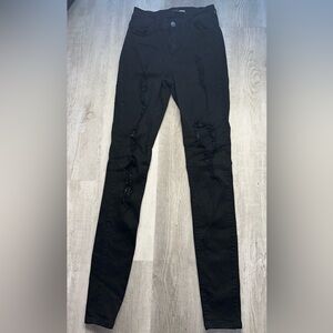 Fashion nova distressed skinny jeans size 3